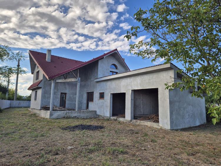 Casă cu 4 camere cu Teren 850 Mp în Boțârlău
