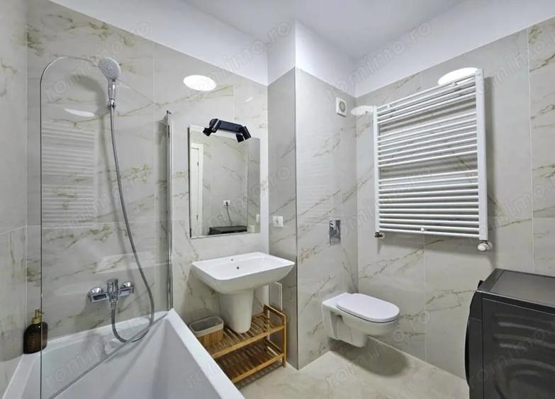 Apartament cu 2 camere decomandat în Tractorul