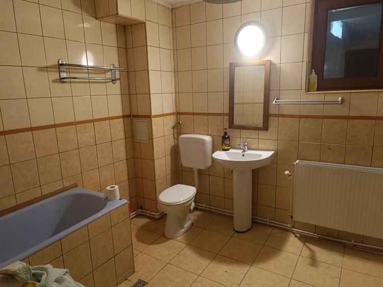 Casă individuală cu 5 camere cu Canalizare în Nord