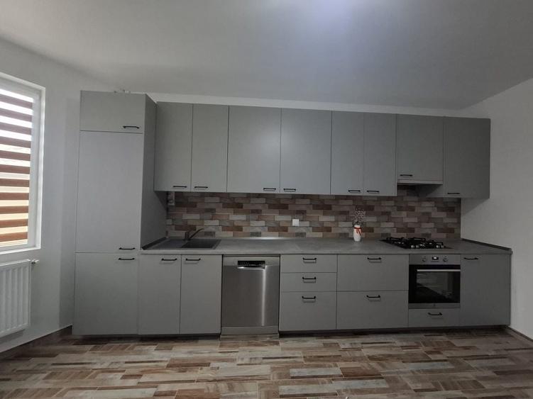 Casă cu 4 camere în Adunații-Copăceni