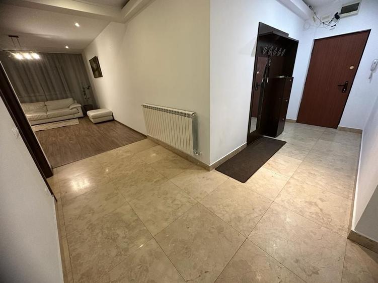 Apartament cu 3 camere decomandat în Ghencea