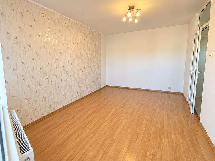 Apartament cu 3 camere decomandat în Sebastian