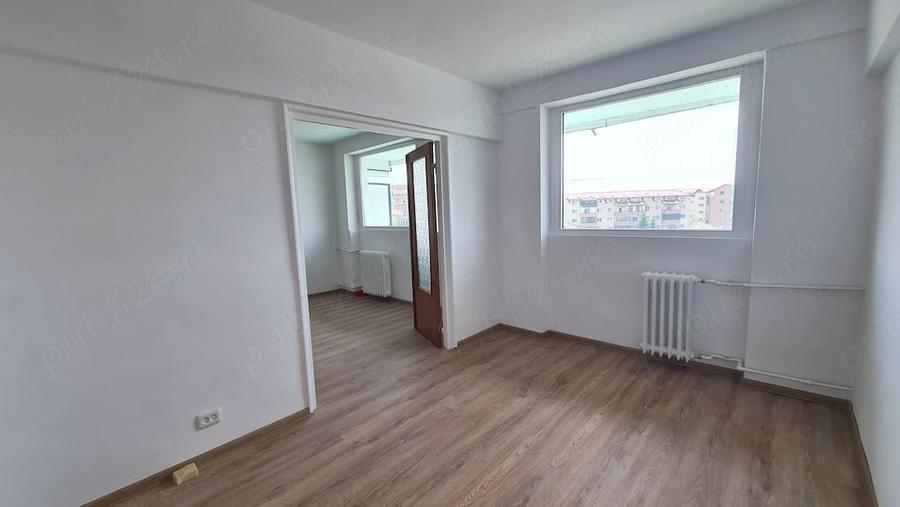 Apartament cu 3 camere decomandat în Drumul Taberei