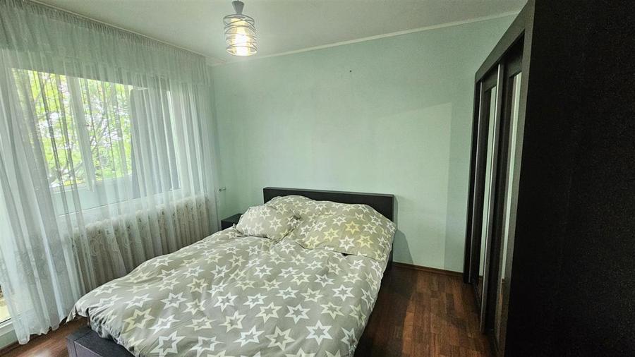 Apartament cu 3 camere decomandat, mobilat în Brâncoveanu