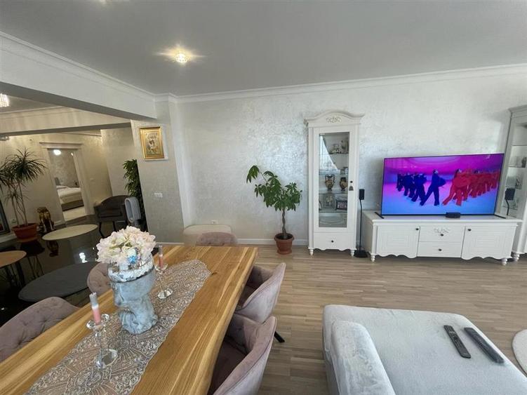 Penthouse cu 3 camere decomandat în Bucium