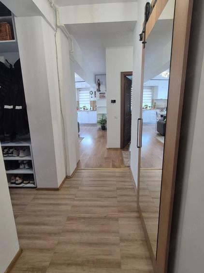 Apartament cu 3 camere decomandat în Florești