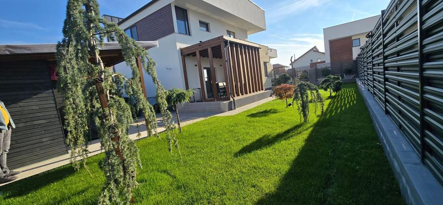 Casă individuală cu 4 camere cu Canalizare în Aninoasa