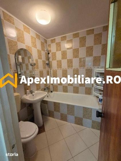 Apartament cu 3 camere decomandat în Giurgiului