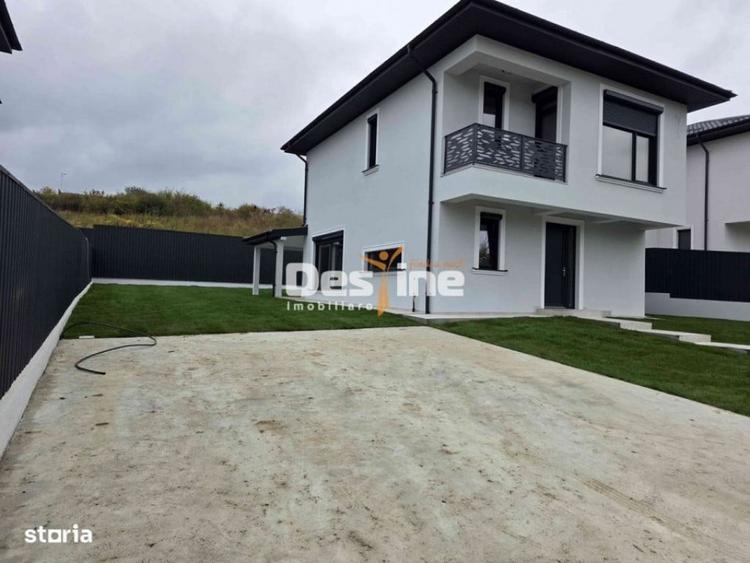 Casă cu 4 camere cu Teren 500 Mp în Vișani