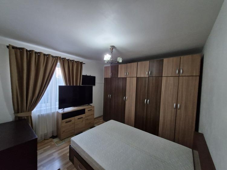 Apartament cu 3 camere decomandat în Șcheia