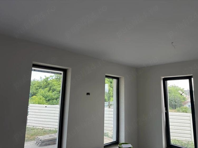 Casă cu Teren 400 Mp în Central