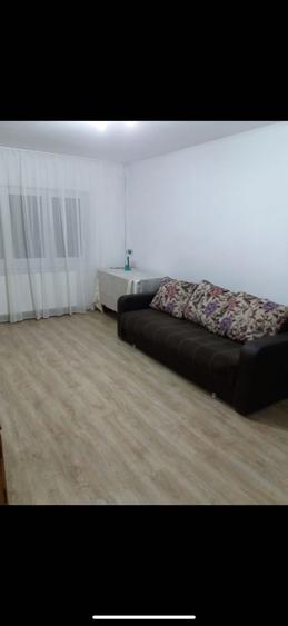 Apartament cu 2 camere decomandat în Plopilor