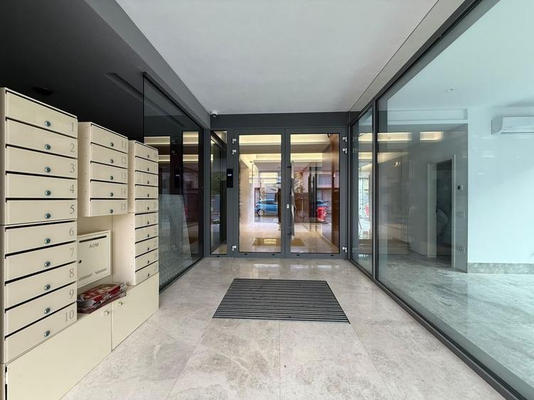 Apartament cu 4 camere decomandat în Timpuri Noi