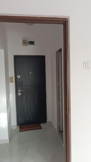 Apartament cu 2 camere decomandat, mobilat în Apărătorii Patriei