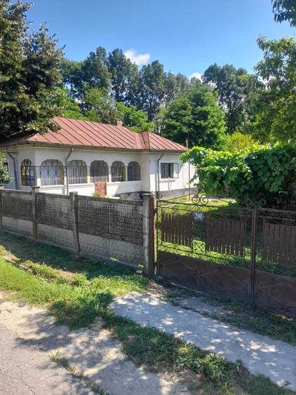 Casă cu 3 camere în Micești