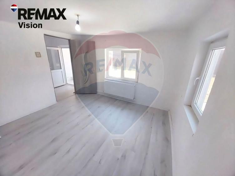 Casă individuală cu 4 camere cu Teren 284 Mp în Brestei