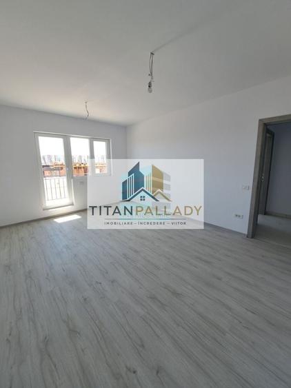 Apartament cu 3 camere decomandat în Titan
