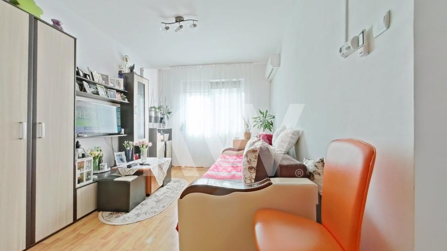 Apartament cu 3 camere nedecomandat, mobilat în Florilor