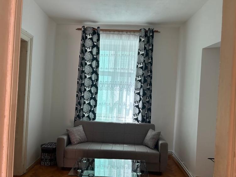 Apartament cu 2 camere nedecomandat, mobilat în Central