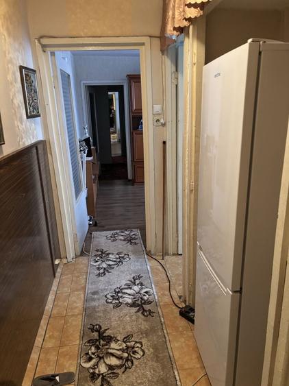 Apartament cu 3 camere semidecomandat în Șagului