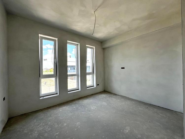 Duplex cu 4 camere cu Canalizare în Moșnița Nouă