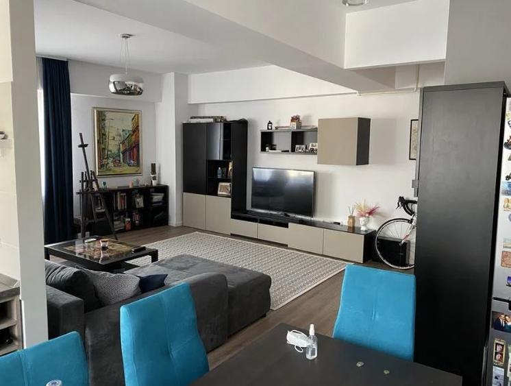 Apartament cu 2 camere semidecomandat, mobilat în Vitan Mall