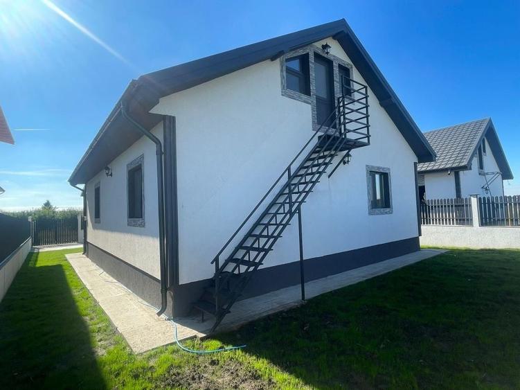 Casă cu 4 camere în Valu lui Traian
