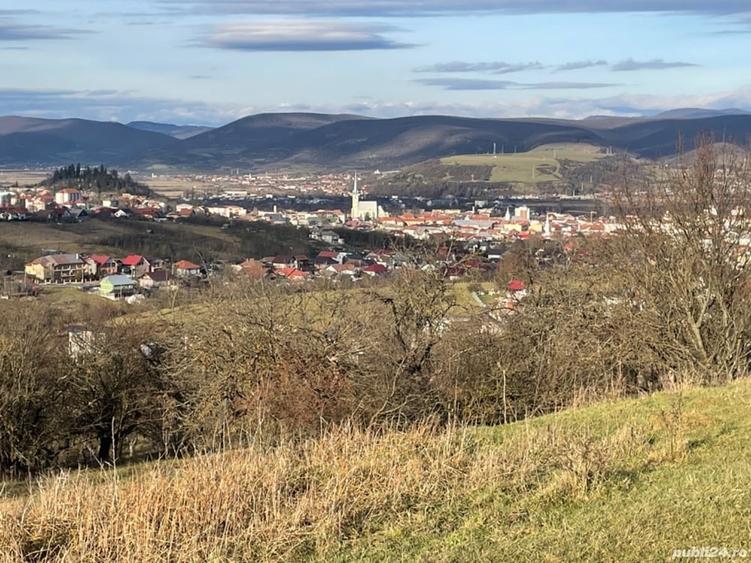 Teren de 16663 mp, în Central