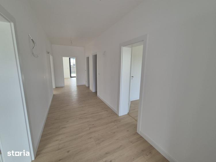 Casă cu 4 camere cu Teren 420 Mp în Central
