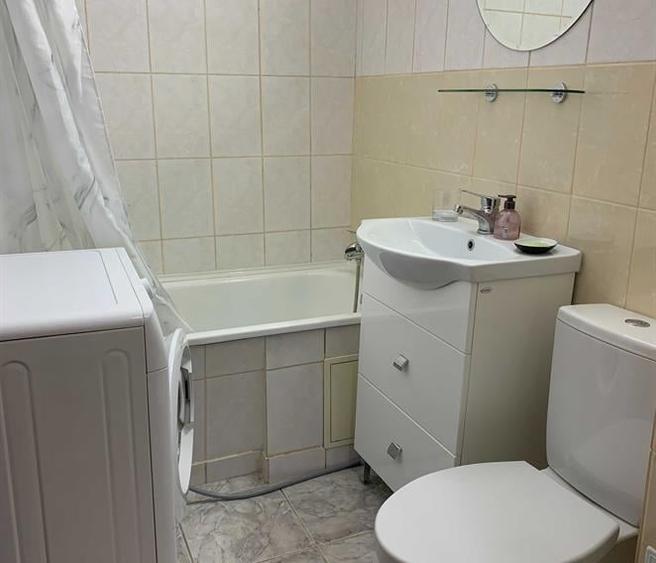 Apartament cu 3 camere semidecomandat în Parcul Circului