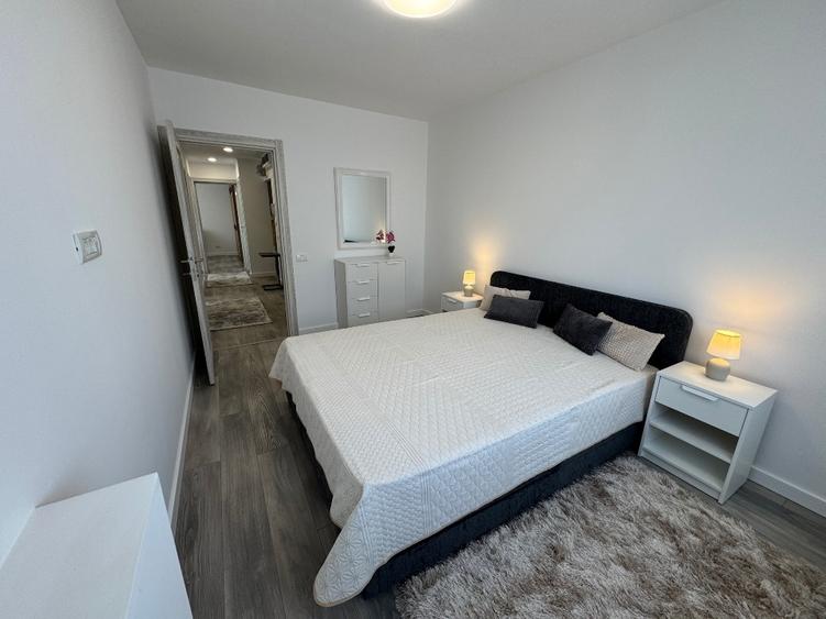 Apartament cu 3 camere decomandat, mobilat în Tineretului