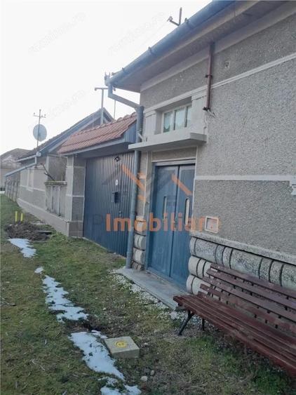 Casă cu 4 camere cu Teren 5526 Mp în Cheșa