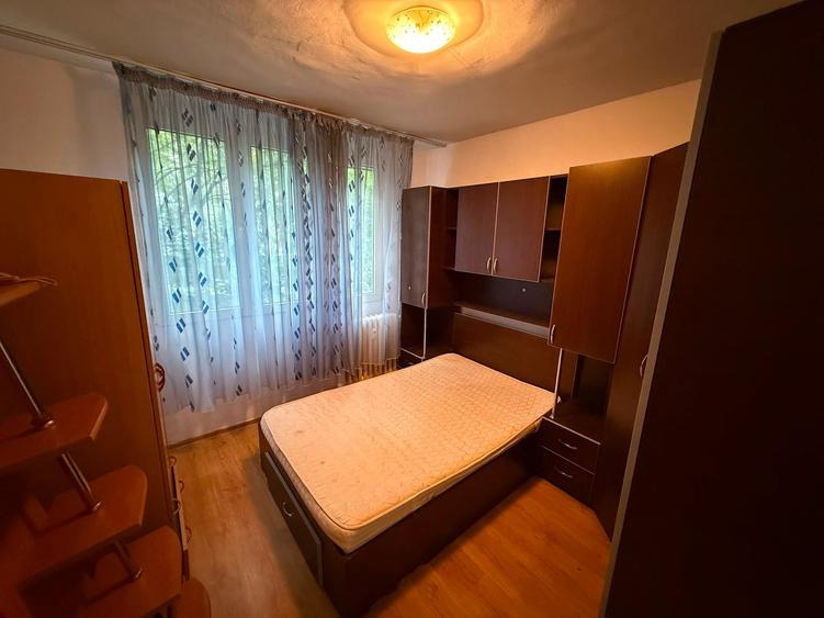 Apartament cu 3 camere în Drumul Taberei