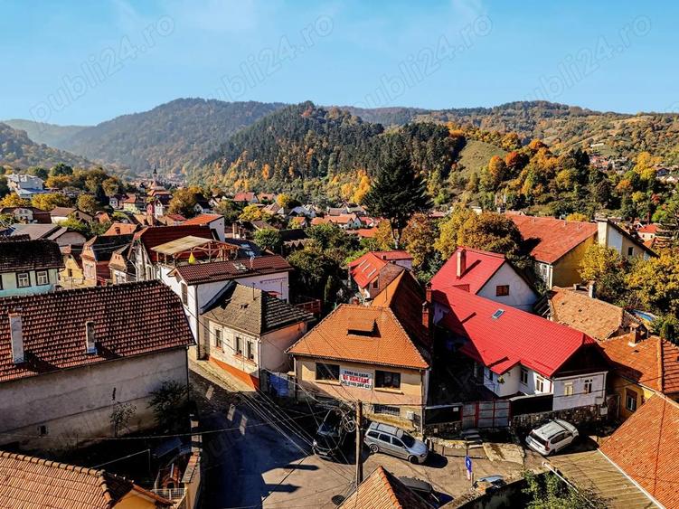 Apartament cu 3 camere decomandat în Schei