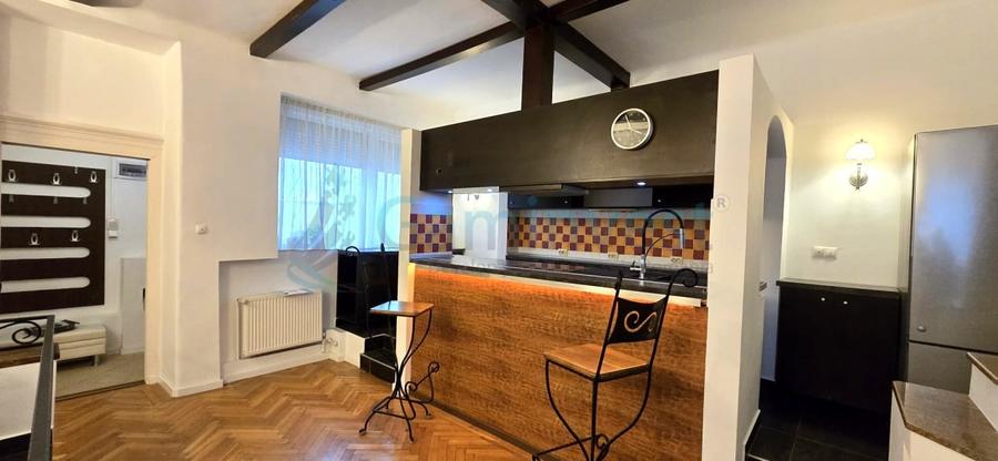 Apartament cu 4 camere decomandat în Ultracentral