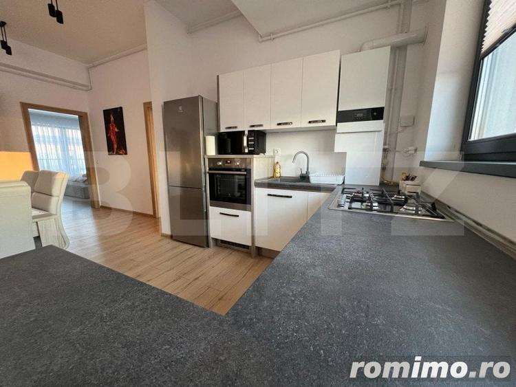 Apartament cu 3 camere semidecomandat în Cetate