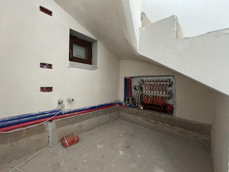 Duplex cu 4 camere cu Canalizare în Chișoda