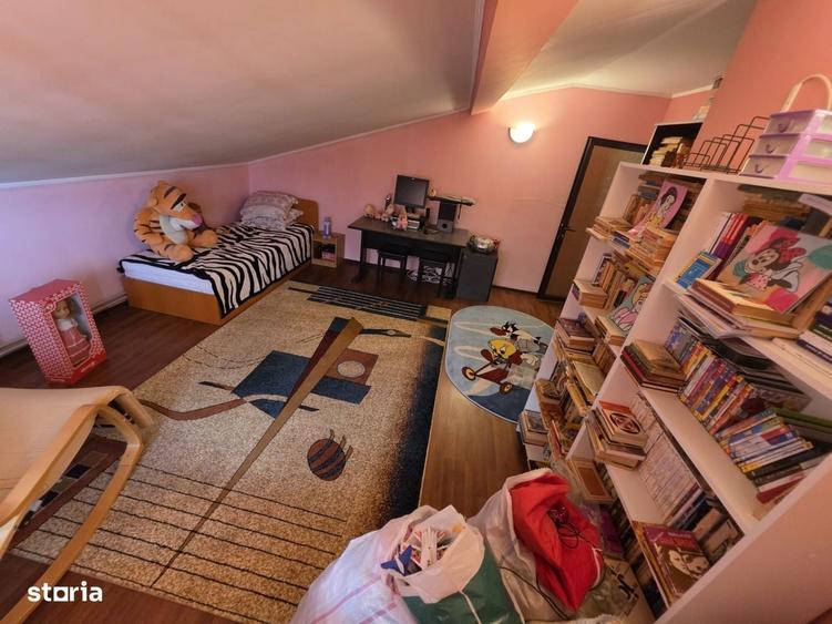 Casă cu 4 camere în Bradu