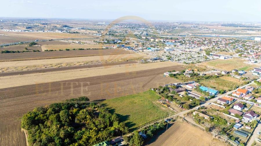 Teren agricol intravilan de 2066 mp, în Central