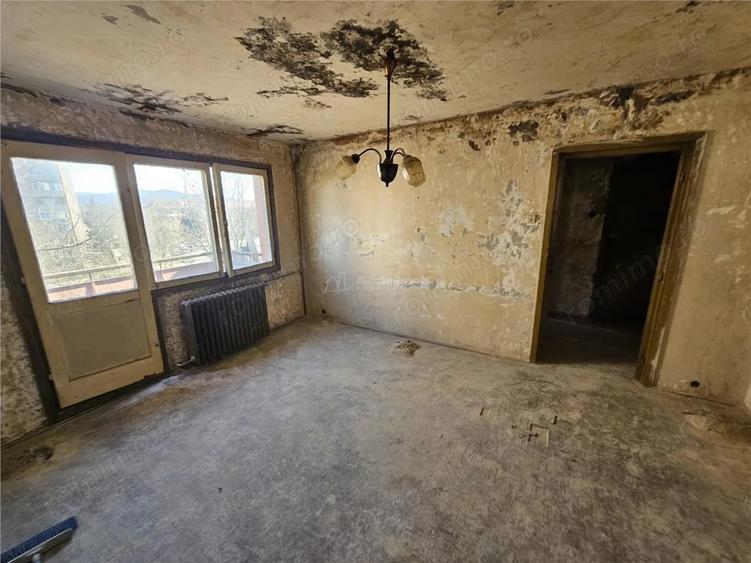 Apartament cu 2 camere semidecomandat în Micro I