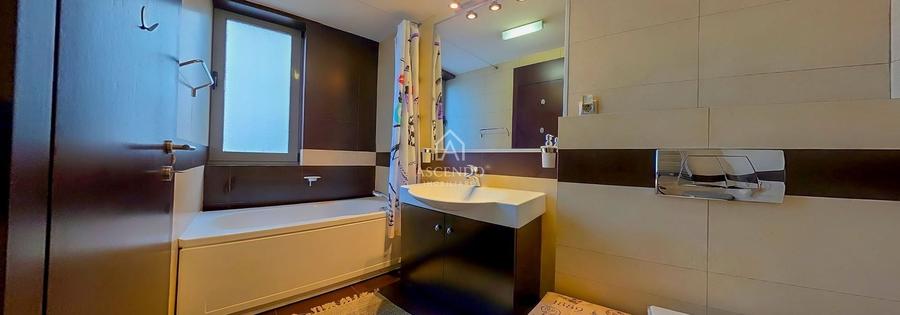 Apartament cu 5 camere decomandat, mobilat în Nord-Vest