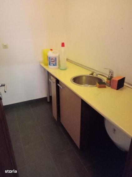 Spațiu comercial, de 310 mp, în Central