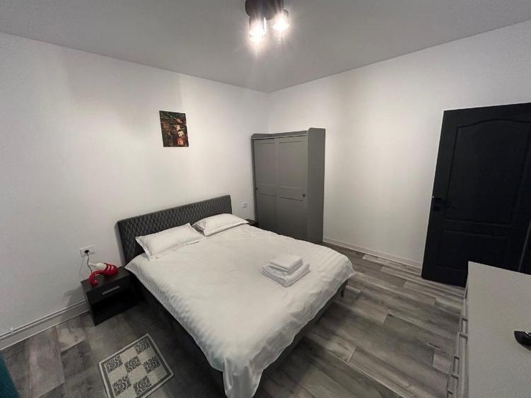 Casă individuală cu 3 camere cu Canalizare în Central