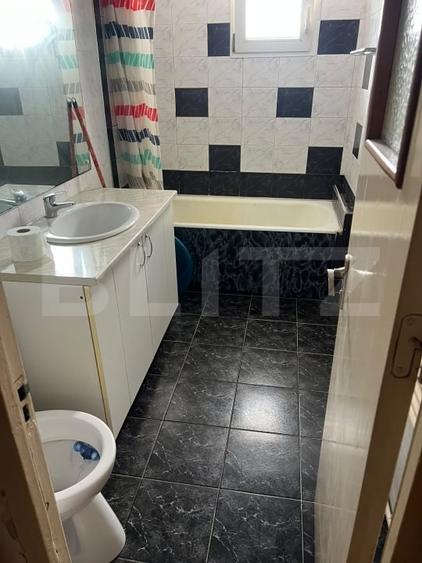 Apartament cu 3 camere decomandat, mobilat în Tractorul