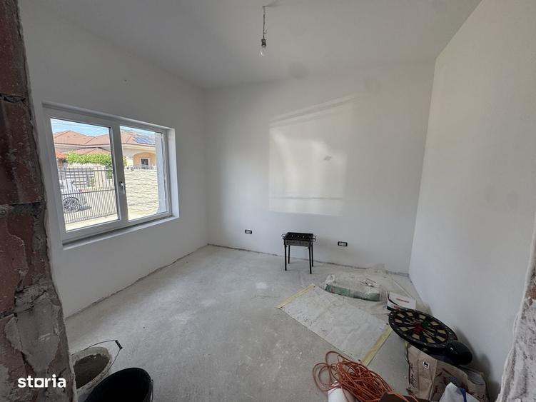 Casă cu 4 camere cu Teren 270 Mp în Central