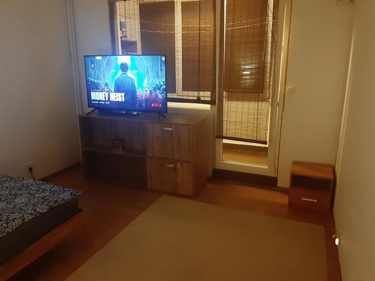 Apartament cu 3 camere decomandat în Brâncoveanu