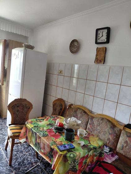 Apartament cu 3 camere decomandat în Buzaului