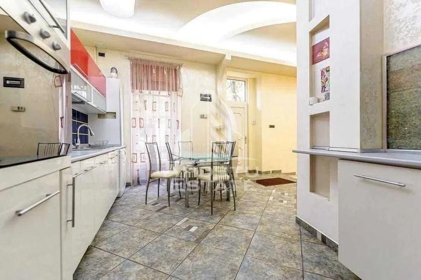 Apartament cu 2 camere semidecomandat, mobilat în Central