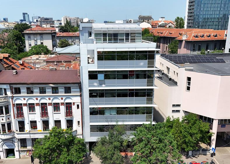 Birou, de 2,500 mp, în Cișmigiu
