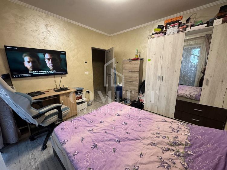 Apartament cu 4 camere semidecomandat, mobilat în Florești